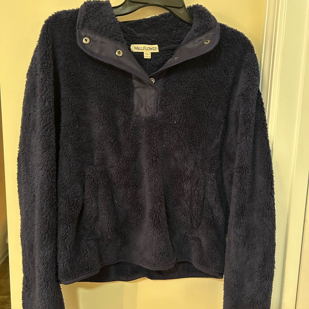 Blue Pullover